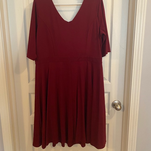 City Chic Red 3/4 Sleeved Retro Swing Dress - Picture 3 of 6